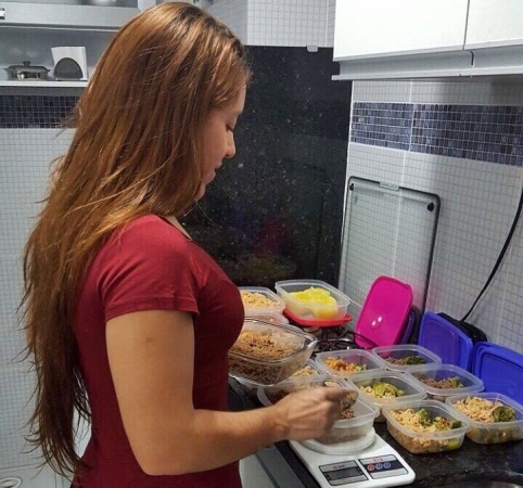 Saiba quais as vantagens de levar comida de casa para o trabalho, orienta nutricionista da Unimed JP