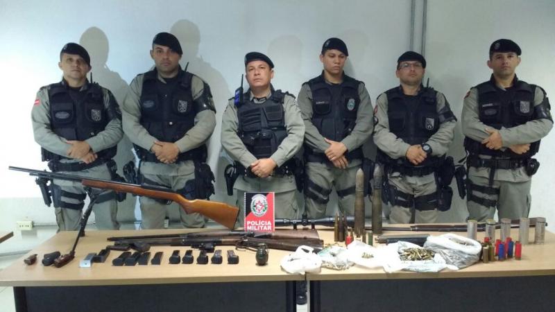 Polícia prende 18 acusados por crimes, apreende cocaína, maconha, munições e vários veículos furtados durante "Operação Impacto"