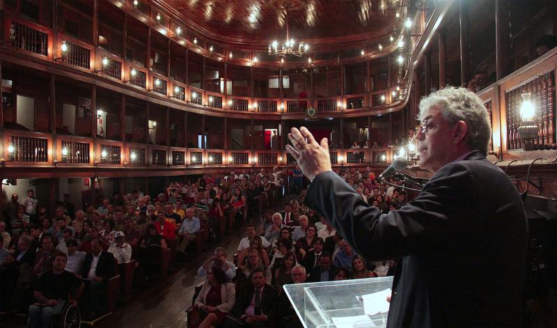 Governador Ricardo lança livro que marca a história do Programa "Caminhos da Paraíba"