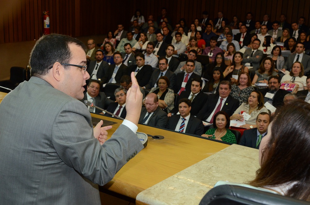 Professor Fredie Didier Júnior realiza palestra sobre CPC na Câmara de JP, nesta quinta