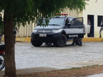 Dois Policiais da PB são presos pelo Bope na Cintex com 2kg de maconha, balança de precisão e armas