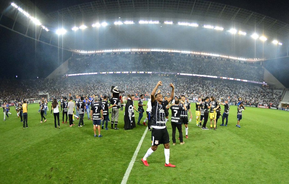 REFORÇOS: Diretoria do Corinthians já pensa em contratações para a Libertadores