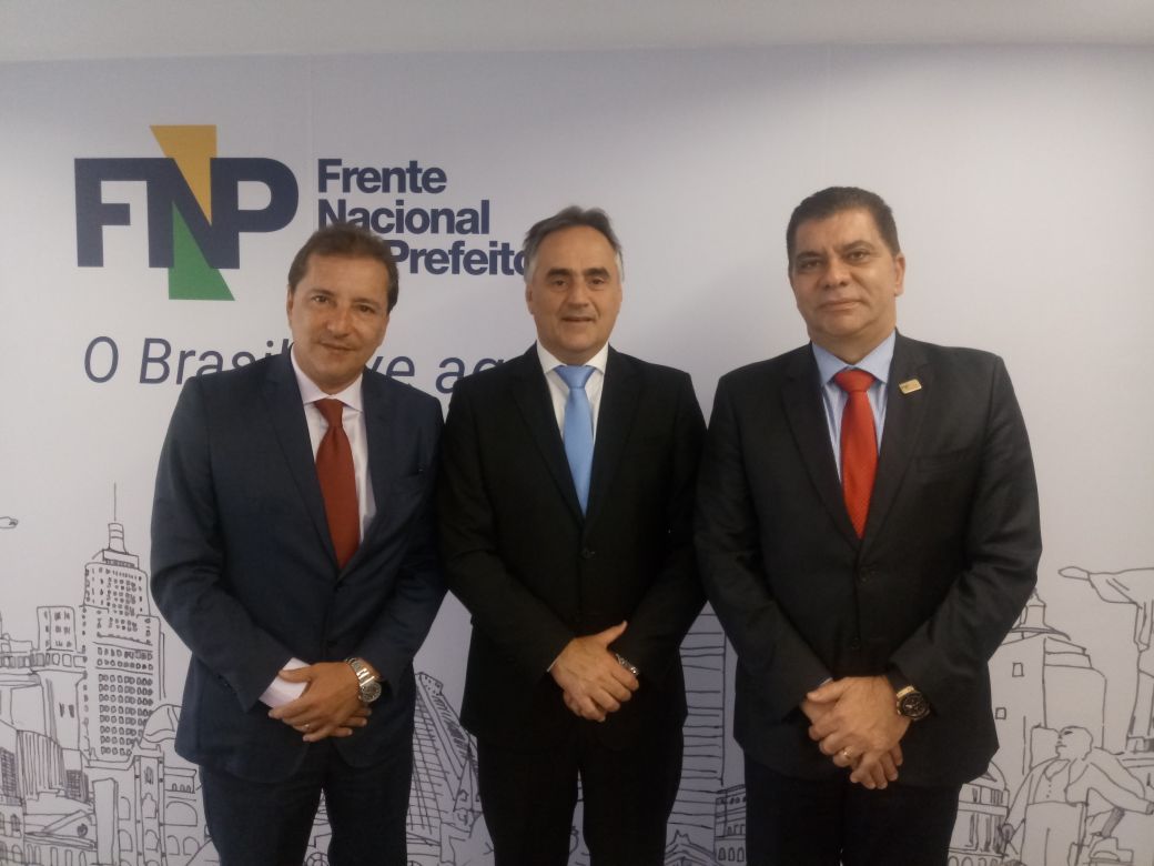 CRÉDITOS: Prefeito Luciano participa de reunião da Frente Nacional de Prefeitos, em Brasília