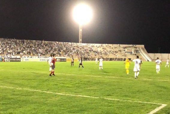 Treze perde para o Figueirense e está eliminado da Copa do Brasil