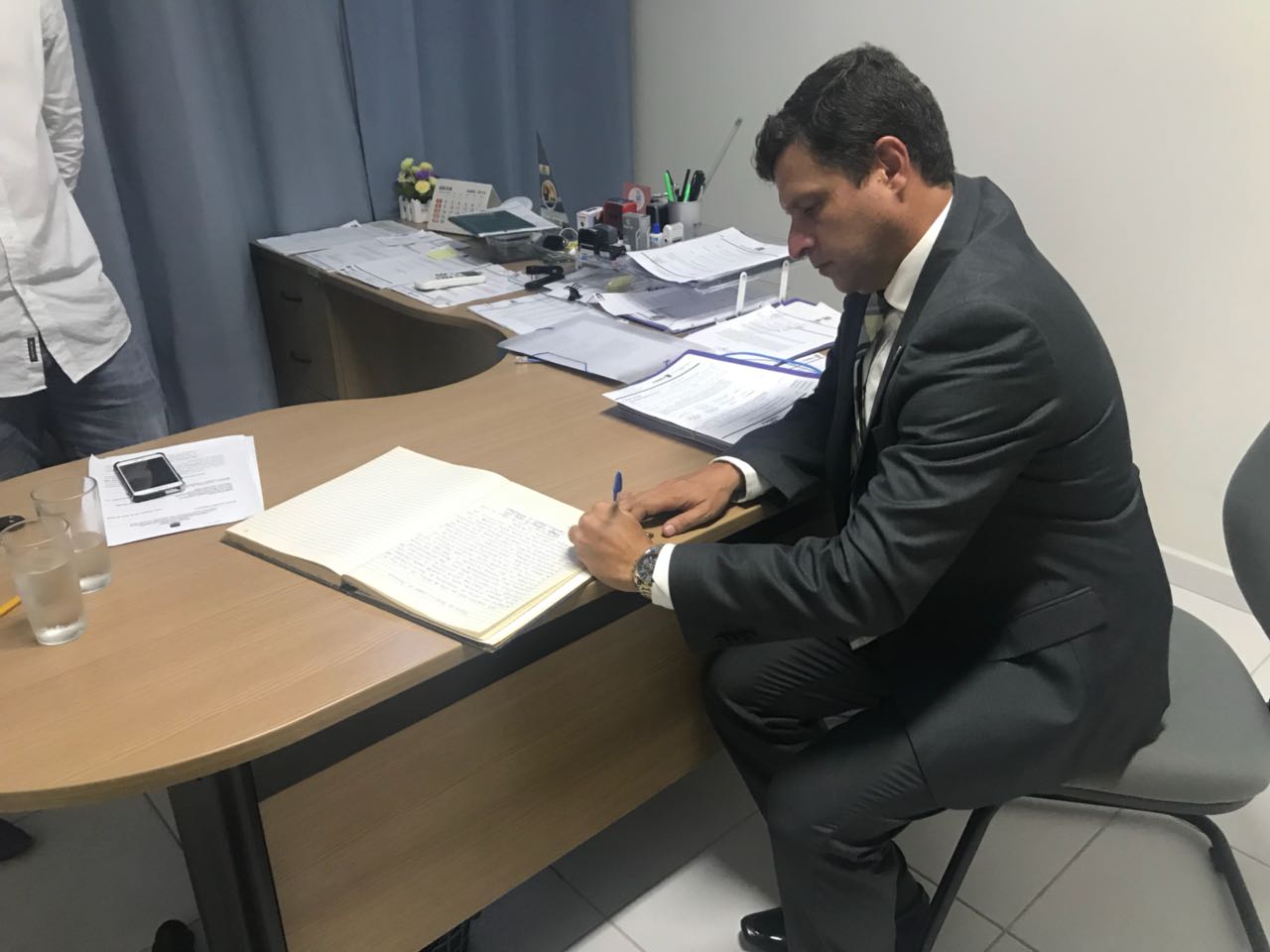 INTERINO:  Prefeito Vítor Hugo cancela contrato com Fort Segurança , empresa envolvida na Operação Xeque-Mate, em Cabedelo