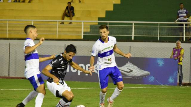 VACILO: Botafogo-PB sofre gol aos 43 minutos do 2º tempo e perde para o Atlético-AC