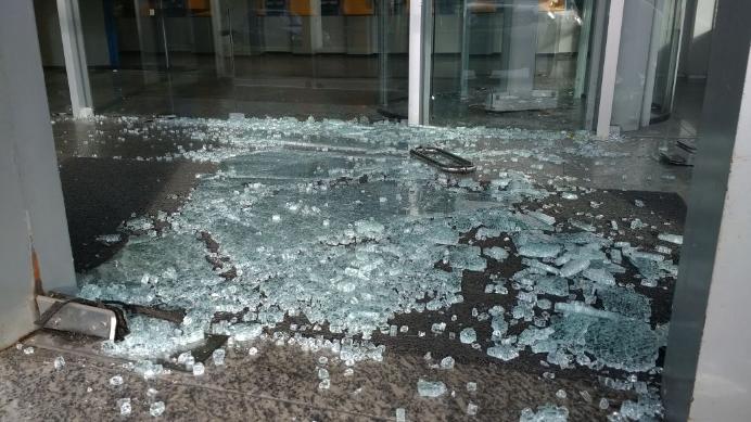 Bandidos arrombam agência do Banco do Brasil da Avenida Joseja Taveira no bairro de Mangabeira, em João Pessoa