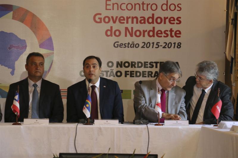 EM RECIFE: Ricardo se posiciona contra privatização da Eletrobras e da Chesf