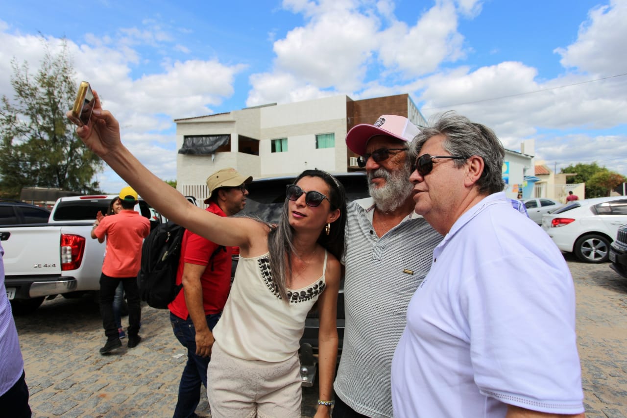 Prefeito Nenivaldo, de Ibiara,  reúne suas lideranças políticas para receber João Azevêdo e Veneziano