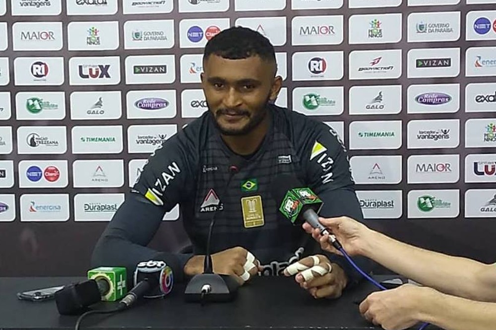 Goleiro Mauro Iguatu pega 3 pênaltis e garante o Treze na final da série D contra o Ferroviário-CE