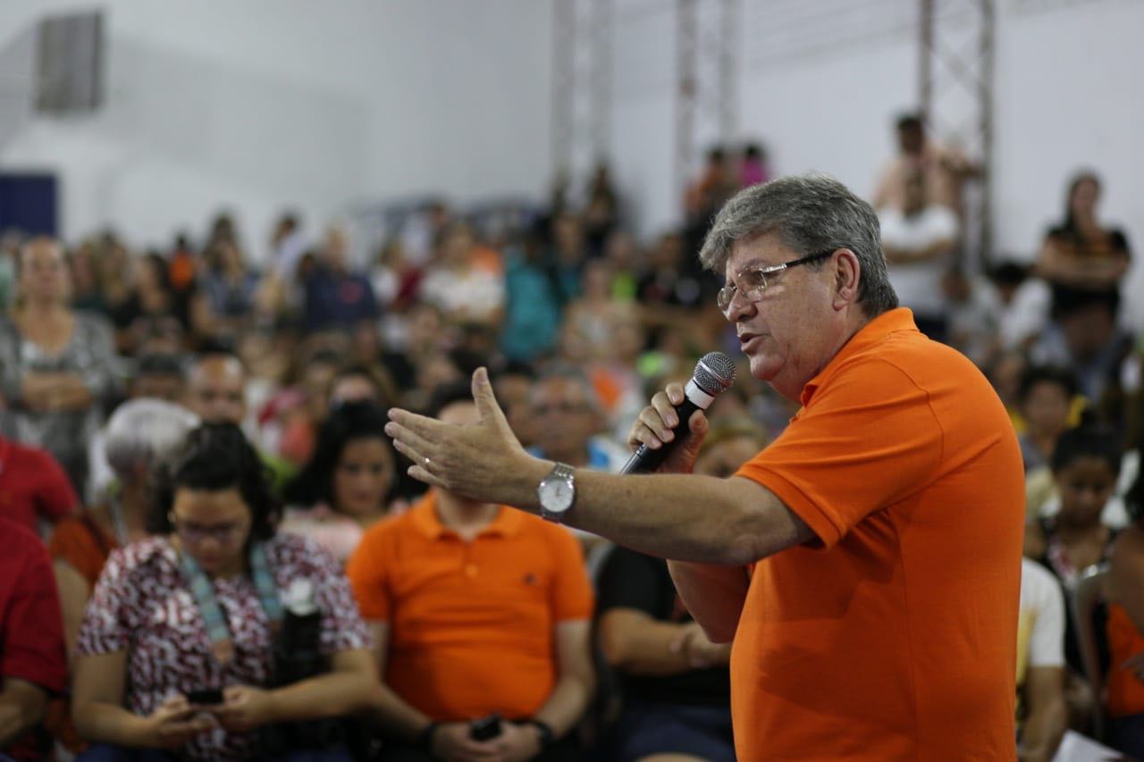 João participa de plenária no Cristo, destaca papel do Orçamento Democrático e diz que vê a política como missão