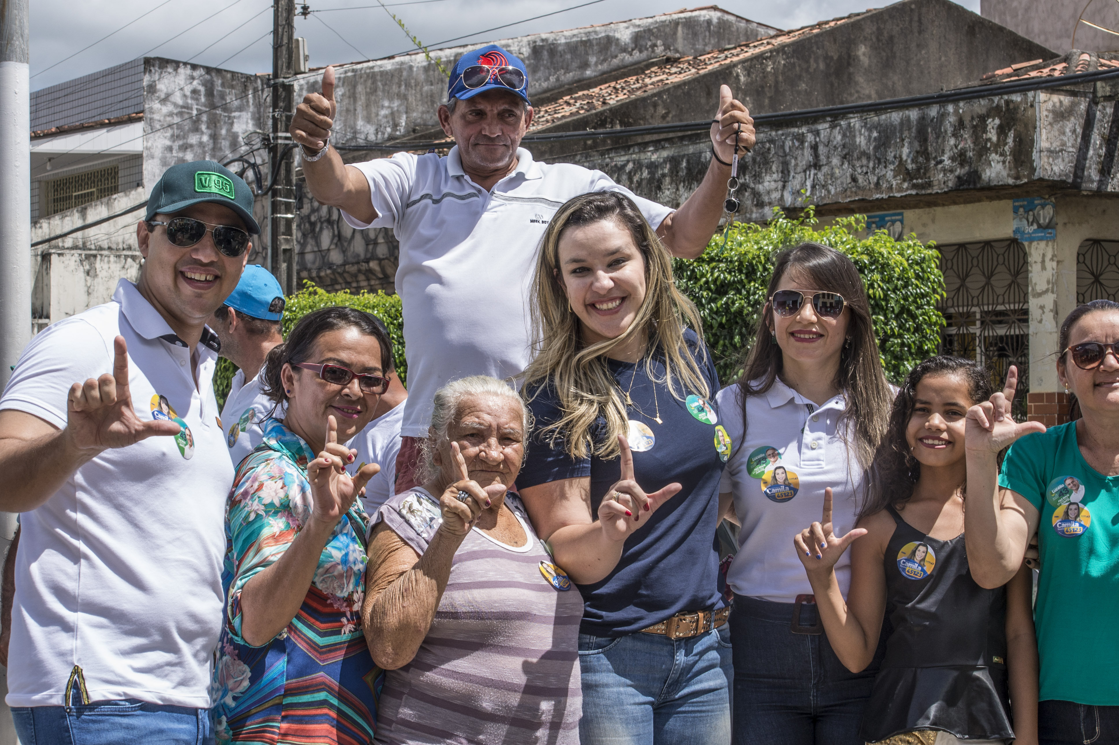 Camila cumpre agenda política sete municípios e recebe apoio da população à sua reeleição