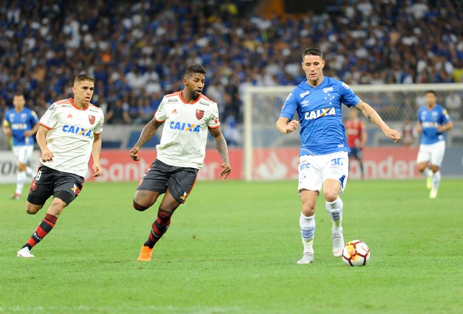 DESCLASSIFICADO: Flamengo vence o Cruzeiro no Mineirão, mas é eliminado da Libertadores