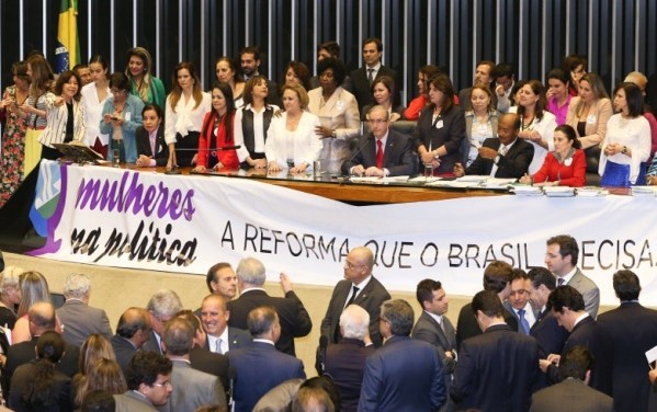 Eleições deste ano têm recorde de mulheres candidatas ao Senado, mas desigualdade persiste