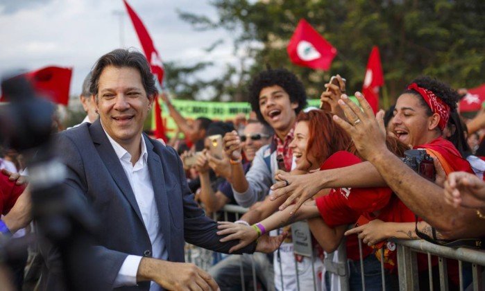 Estratégia do PT de insistir contra decisão do TSE cria riscos para candidatura de Haddad