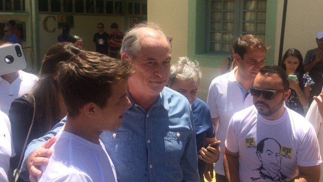 EM FORTALEZA: Ciro Gomes rejeita críticas sobre neutralidade e fala que nunca mais fará campanha com o PT