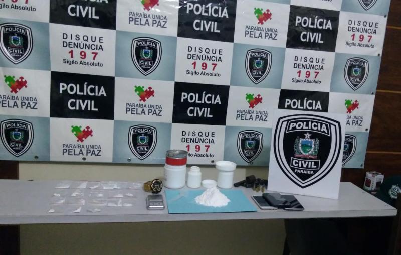 Polícia prende em Catolé do Rocha homem com cocaína e carro roubado