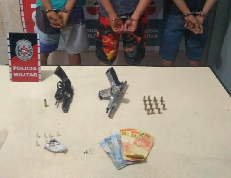 ARMAS E DROGAS: Polícia prende trio acusado por vários assaltos em Pitimbu