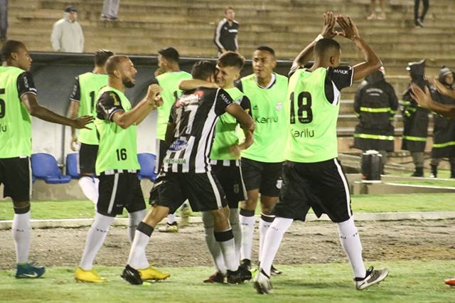 Treze vence o Santa Cruz por 2 a 0 e quebra série invicta do time pernambucano na Série C