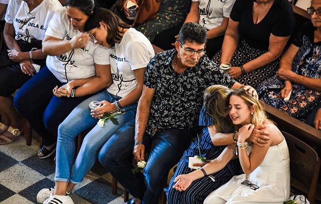 Choro e comoção na missa de 7º dia pela morte de Gabriel Diniz na Catedral de Nossa Senhora das Neves, em João Pessoa