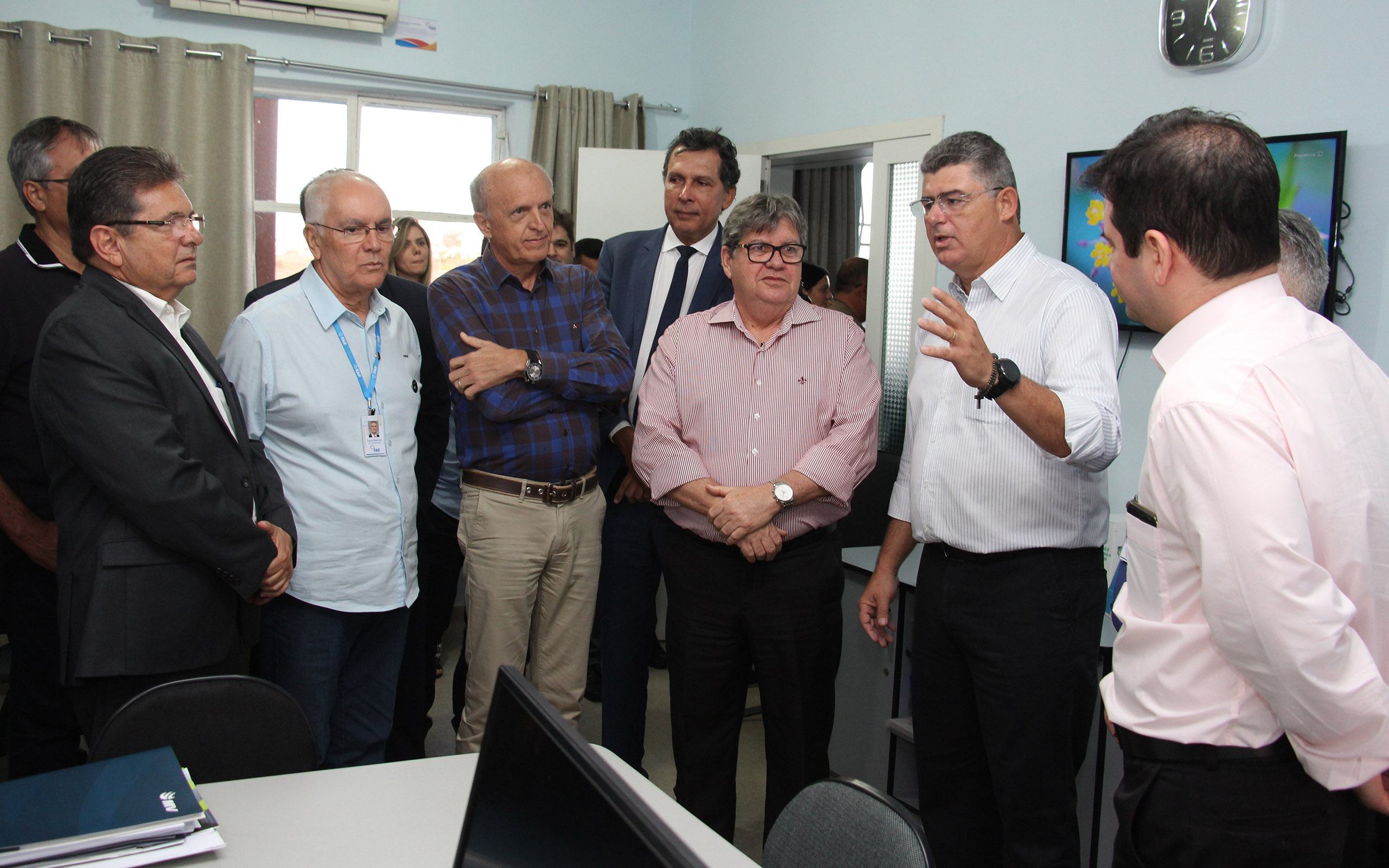 Depois do Napoleão Laureano, João Azevedo anuncia ajuda financeira para o hospital da FAP em Campina Grande