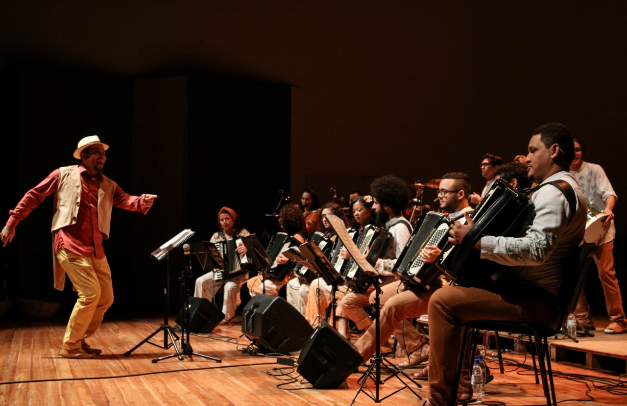 Santanna, "O Cantador" faz show com Orquestra Sanfônica, em João Pessoa, dia 28