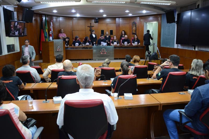 Professores universitários e médicos debatem na CMJP sobre tratamento de psoríase e combate ao preconceito