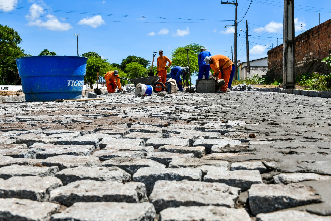 Prefeitura de Santa Rita realiza obras e serviços em diverso bairros da cidade