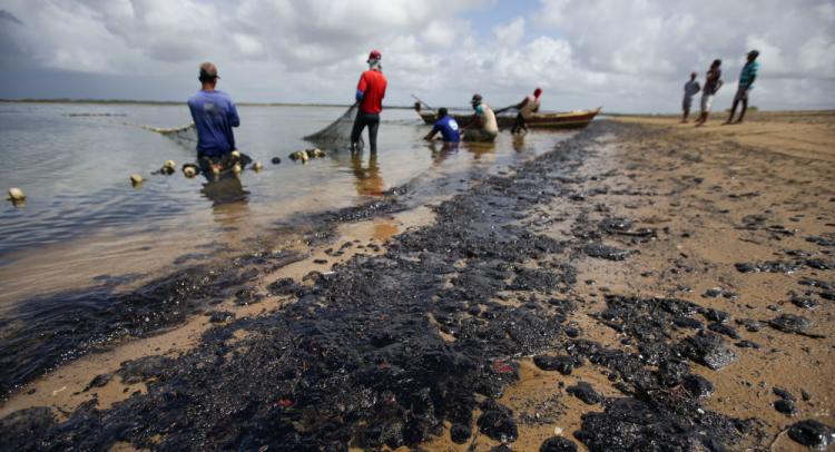 Caixa inicia nesta segunda pagamento do auxílio emergencial para pescadores afetados por derramamento de óleo na costa brasileira