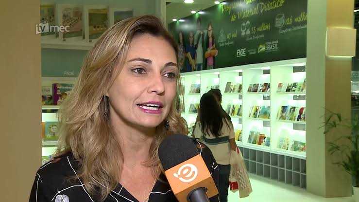 Funcionária de carreira, Karine Silva é a nova presidente do FNDE