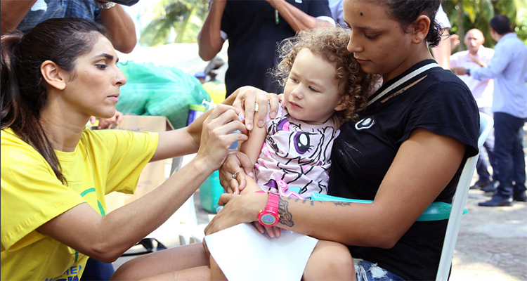 Ministério da Saúde amplia público para vacinas contra febre amarela e gripe em 2020