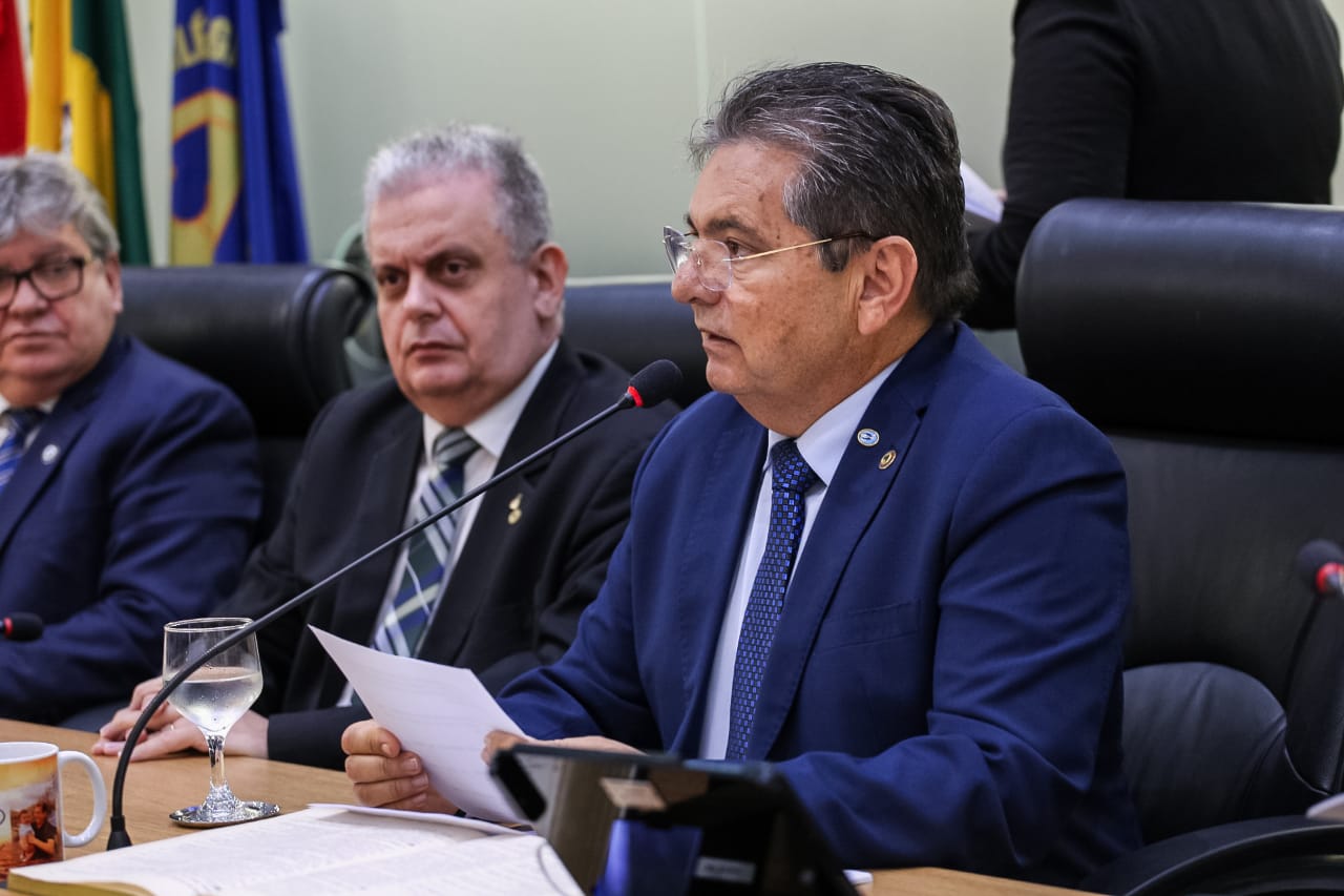 Presidente Adriano Galdino reforça que a Assembleia Legislativa manterá como foco a proximidade com população paraibana em 2020