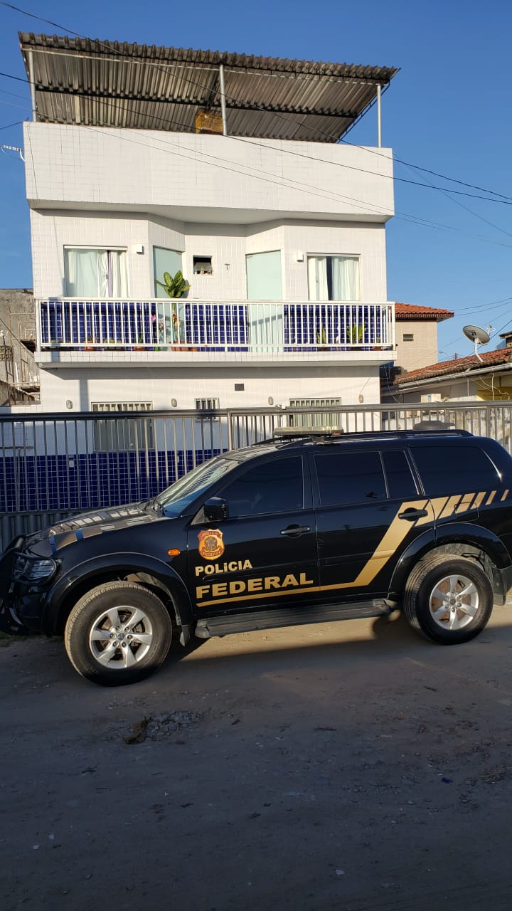 Polícias Federal e Militar realizam operação para desarticular tráfico de cocaína e crack comando por presidiário na Paraíba