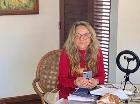 Doutora Paula defende classe médica ao votar contra projeto que pune profissionais da saúde na Paraíba