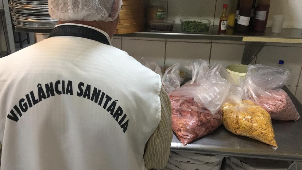 Vigilância Sanitária de João Pessoa fiscaliza bares e restaurantes e multas podem chegar a R$ 50 mil reais