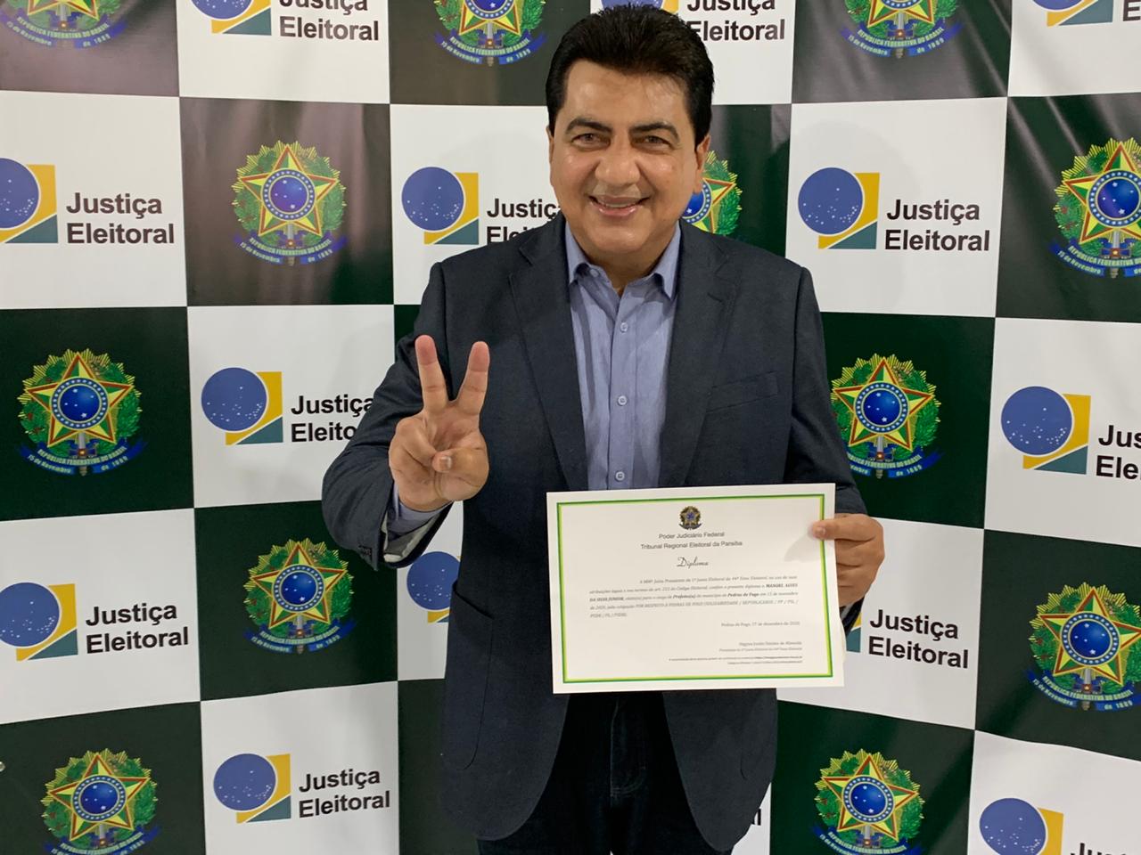 Ex-deputado Manoel Junior é diplomado prefeito eleito e a partir de janeiro vai assumir pela 4ª vez a prefeitura de Pedras de Fogo