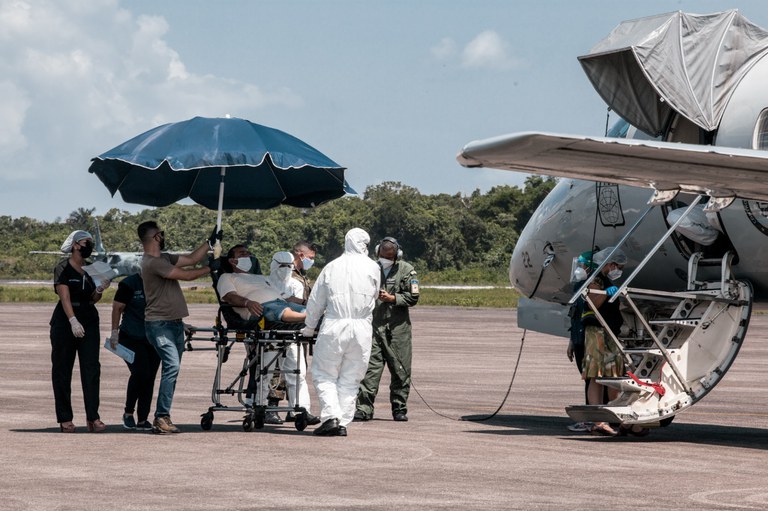 Ministro da Saúde, Eduardo Pazuello estabelece novo plano para remoção de pacientes no Amazonas, com foco no interior