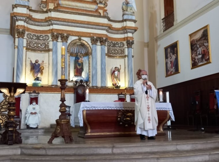 Arcebispo Dom Delson libera celebração de missas presenciais nas igrejas católicas da Paraíba