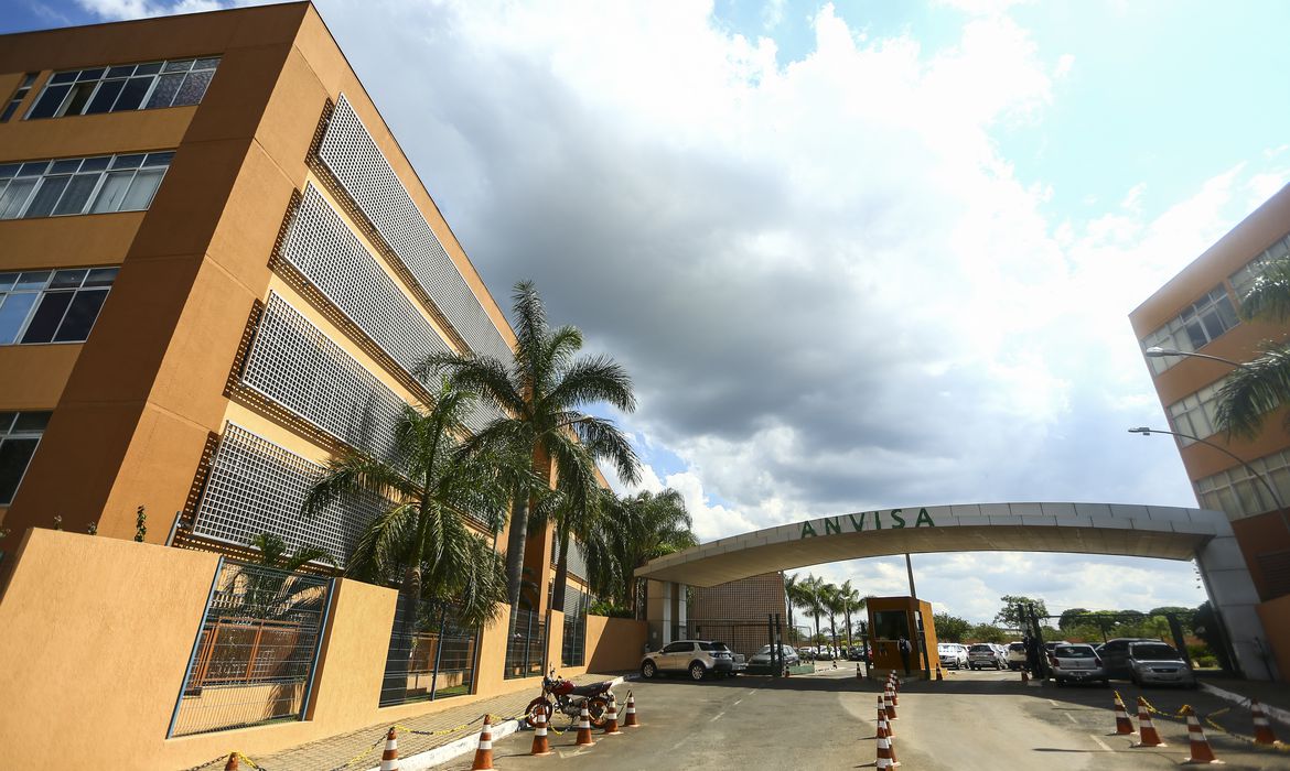 Fachada do edifício sede da Agência Nacional de Vigilância Sanitária (Anvisa).