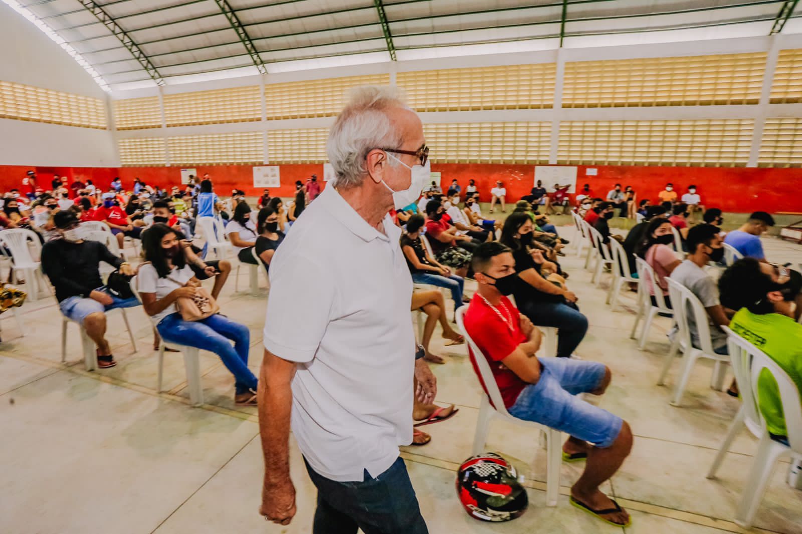 Prefeito Cicero acompanha vacinação 18+ e João Pessoa deve atingir 94% do público alvo com ao menos uma dose neste sábado