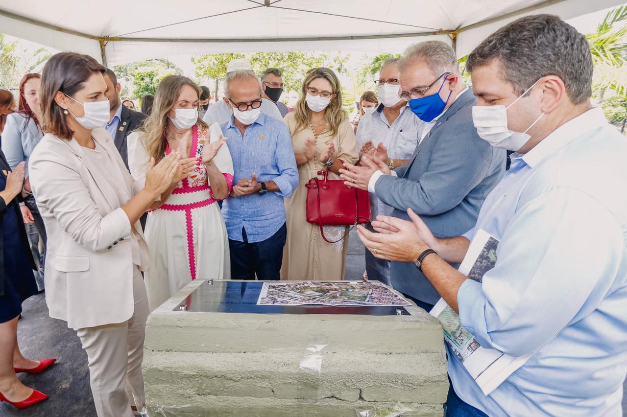 Prefeito Cícero e Michelle Bolsonaro visitam espaços do futuro Complexo Municipal de Doenças Raras