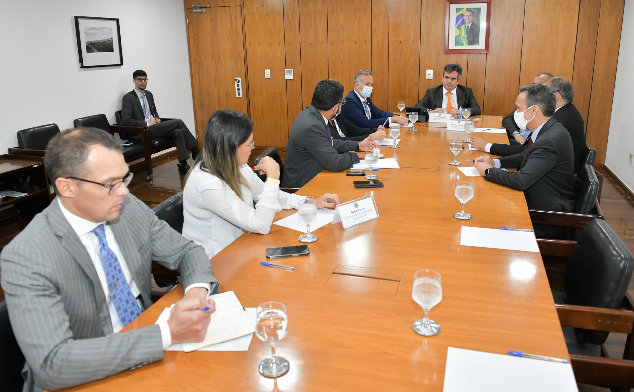 Deputado Aguinaldo discute com o ministro Ciro Nogueira e representante da "Aesbe" sobre o Marco Regulatório do Saneamento