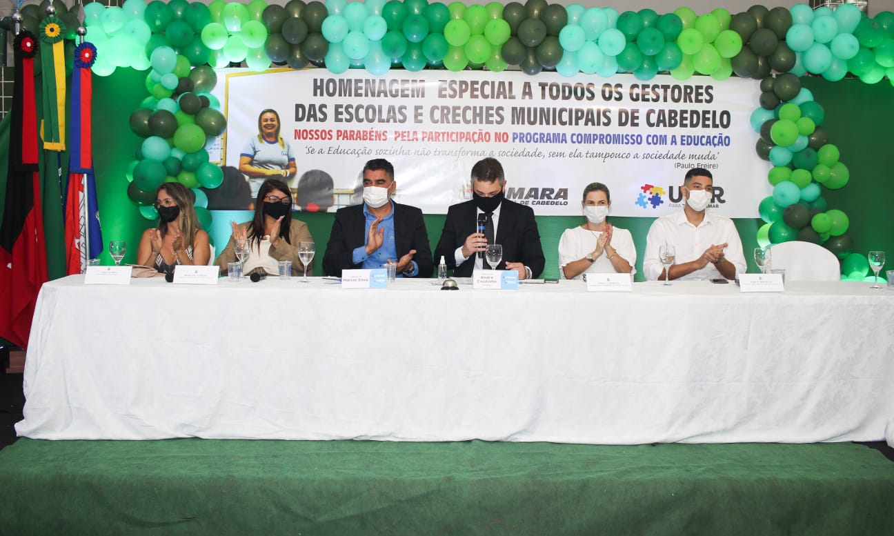 Câmara de Vereadores de Cabedelo realiza sessão especial em homenagem aos gestores educadores do município