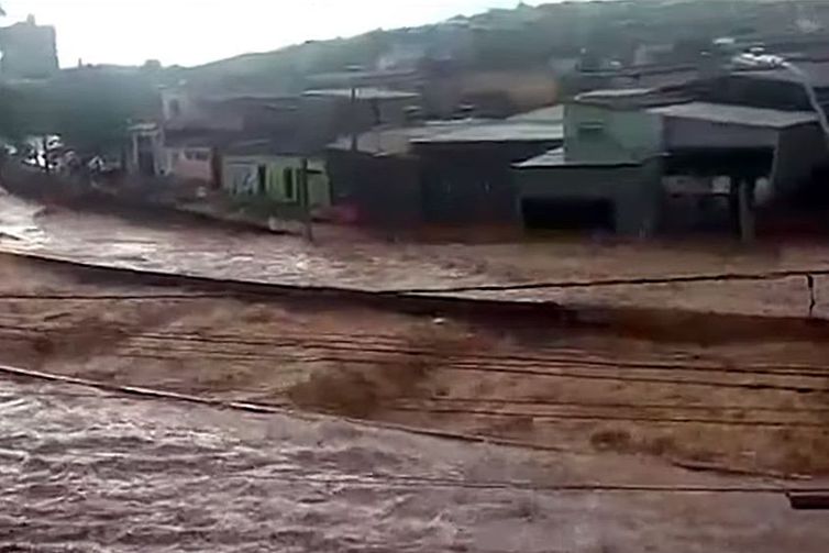 TEMPORAL: Chuva deixa 501 cidades mineiras em risco