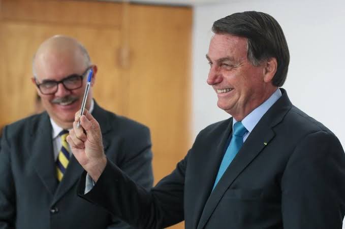 Em vez de cair, Bolsonaro recupera pontos lentamente e não está fora do segundo turno