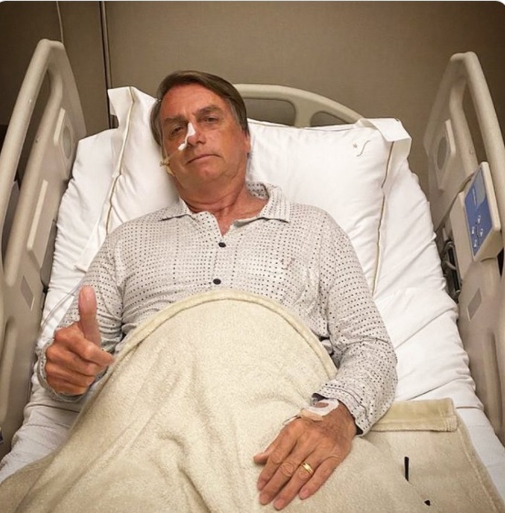 Sem previsão de alta, Presidente Jair Bolsonaro é internado em São Paulo com desconforto abdominal