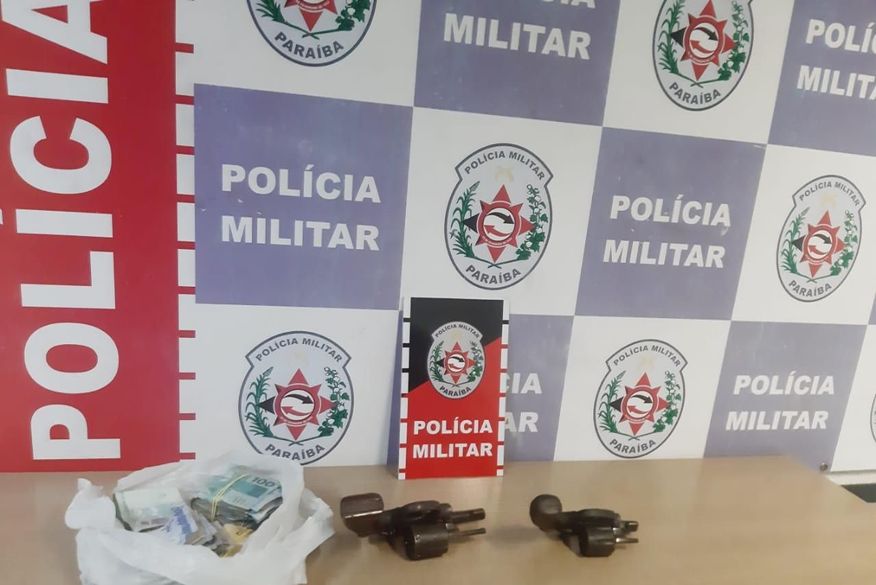 Polícia prende dupla com drogas e arma no conjunto Valentina Figueiredo em João Pessoa