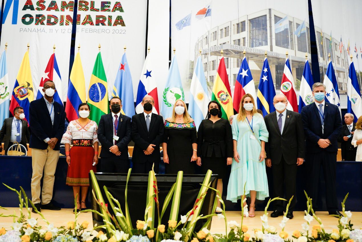 No Panamá, senadora Daniella participa de missão internacional e é eleita secretária de relações interinstitucionais do Parlatino