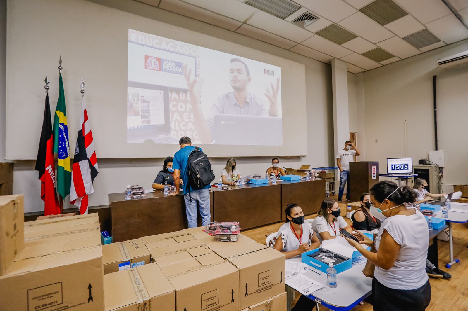 Secretaria de Educação de João Pessoa conclui entrega de Chromebooks para efetivos da Rede Municipal de Ensino