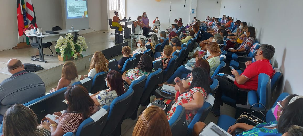 Educação realiza reuniões com gestores escolares para discutir retorno das aulas totalmente presenciais ainda em março